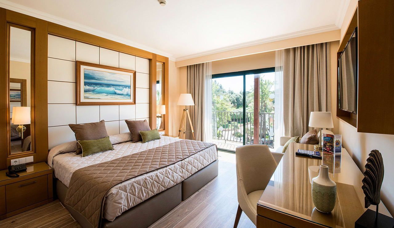 /content/rooms/StandardHotelPortaventura/hotel-portaventura-habitacion-standard-05