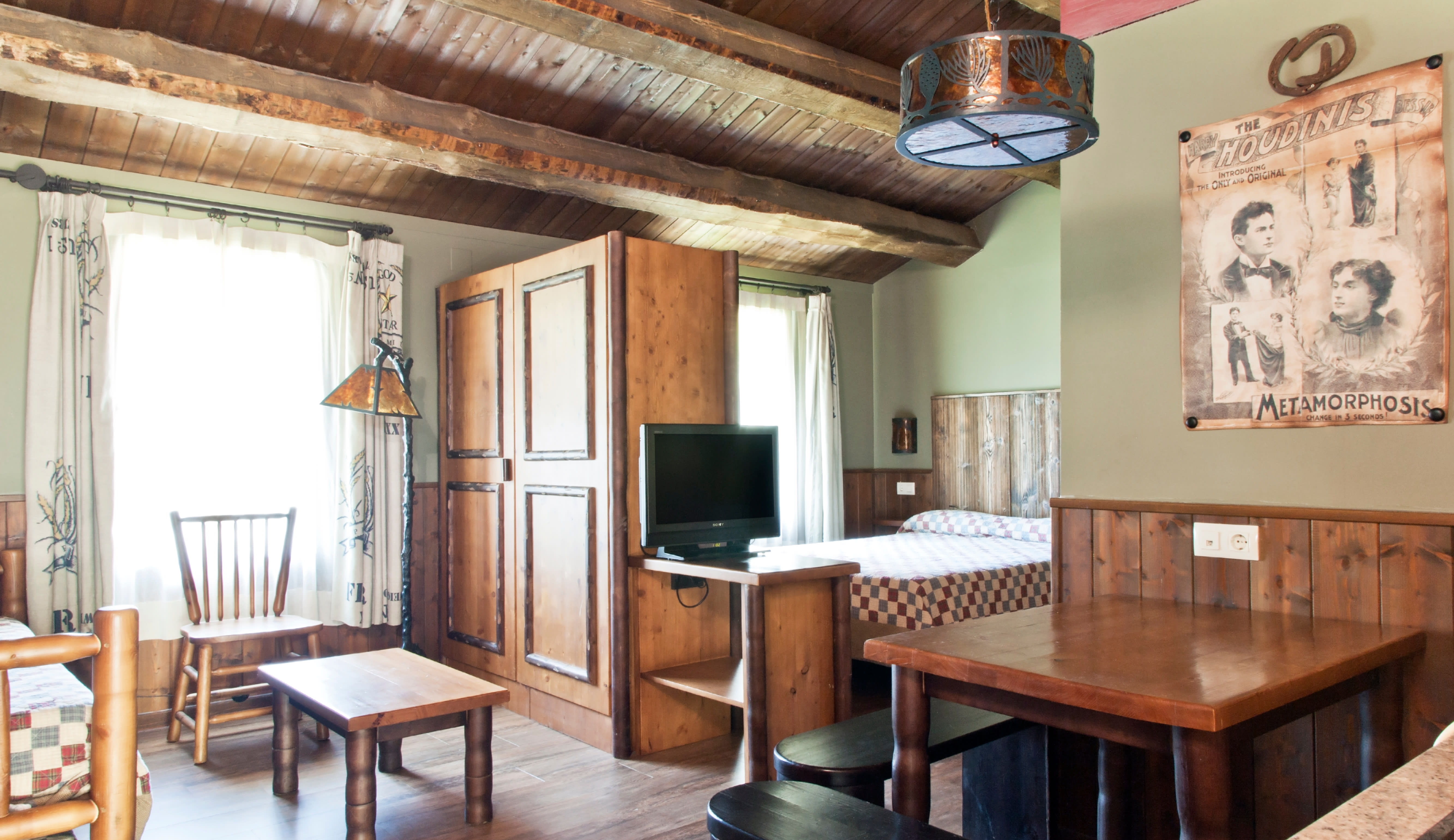 /content/rooms/RiverBungalowHotelColoradoCreek/hotel-colorado-creek-river-bungalow-05