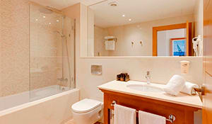 /content/rooms/SuiteHotelPortaventura/hotel-portaventura-habitacion-suite-02