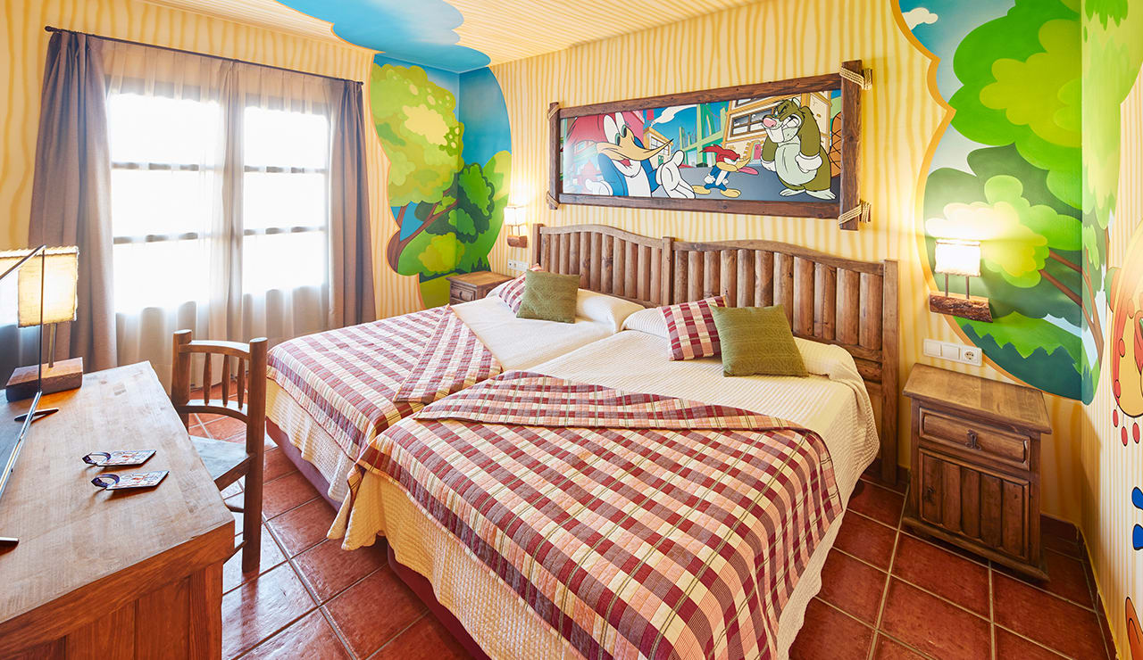 /content/rooms/DeluxeWoodyfriendsHotelElPaso/hotel-el-paso-habitacion-deluxe-woody-04